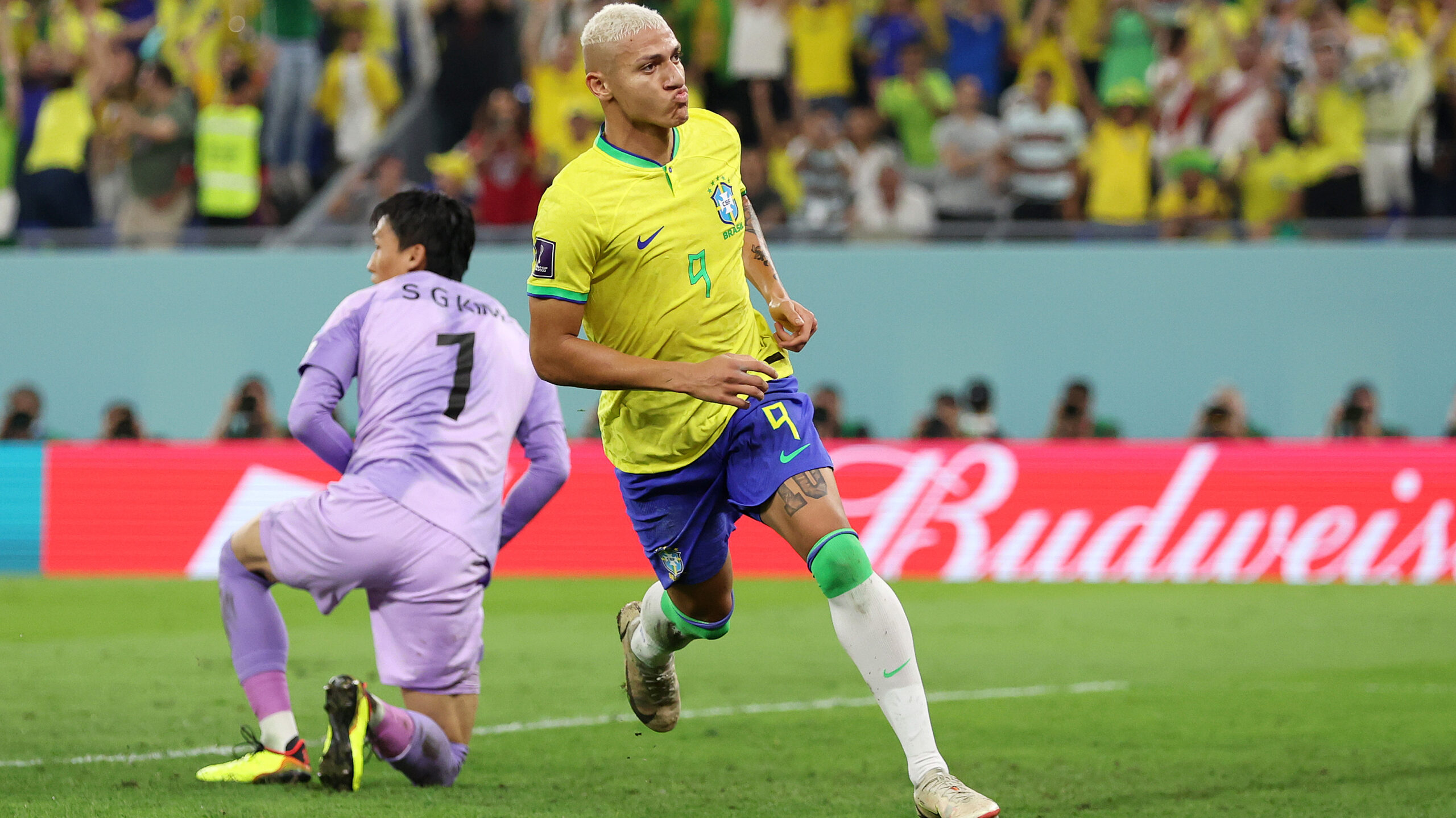 Brasil goleia Coreia do Sul e garante classificação para as quartas de final